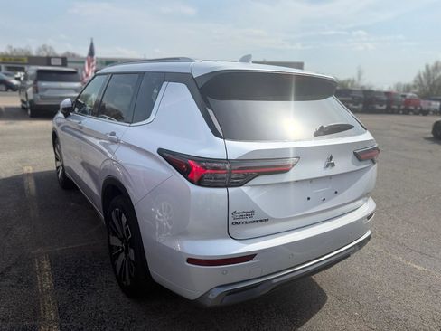 Used 2025 Mitsubishi Outlander SEL image 6