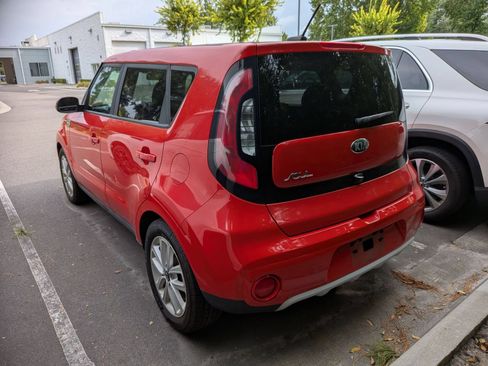 Used 2019 Kia Soul + FWD image 4