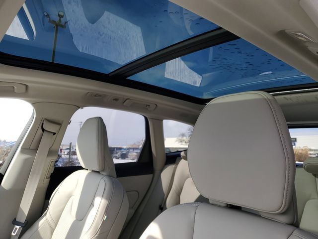 New 2026 Volvo XC60 T8 Ultra w/ Protection Package Premier AWD/4WD image 6