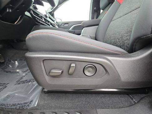 Used 2025 Chevrolet Colorado Z71 AWD/4WD image 21