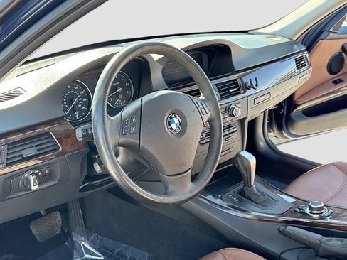 Used 2011 BMW 328i xDrive Sedan image 4