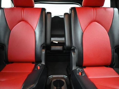 Used 2023 Toyota Highlander XSE FWD image 33