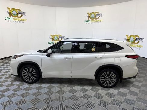 Used 2021 Toyota Highlander Platinum image 6