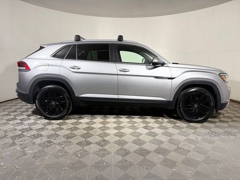 Used 2022 Volkswagen Atlas Cross Sport SE w/ Black Wheel Package AWD/4WD image 8