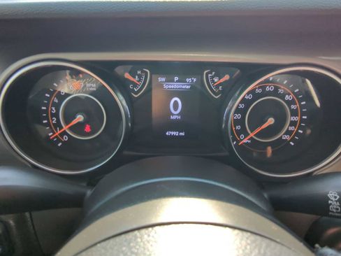 Used 2023 Jeep Wrangler Sport S image 32