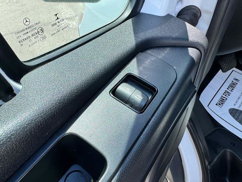 Used 2019 Mercedes-Benz Sprinter 2500 image 12