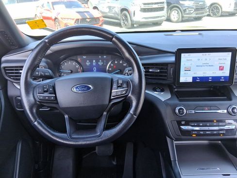 Used 2020 Ford Explorer XLT w/ Class III Trailer Tow Package AWD/4WD image 18
