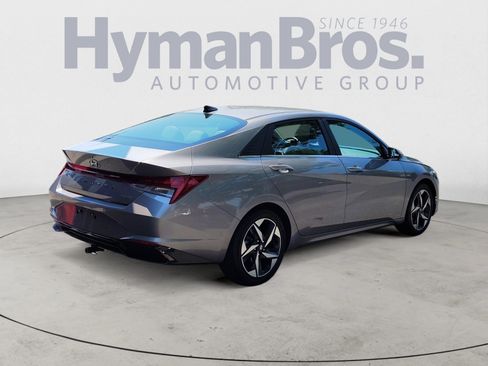 Used 2023 Hyundai Elantra Limited w/ Cargo Package FWD image 3