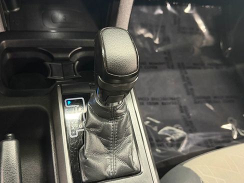 Used 2021 Toyota Tacoma TRD Sport w/ Technology Package AWD/4WD image 32