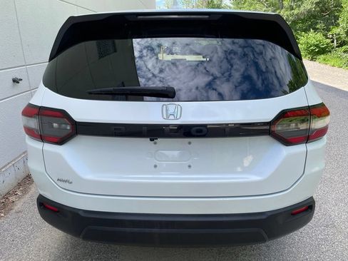 Certified 2023 Honda Pilot LX image 7