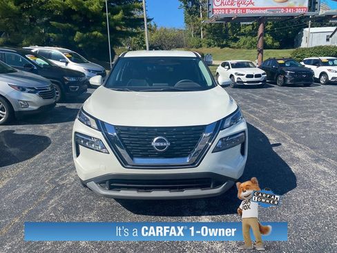 Used 2023 Nissan Rogue SV image 3