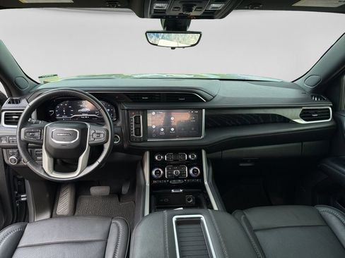 Used 2022 GMC Yukon Denali w/ Denali Premium Package AWD/4WD image 24