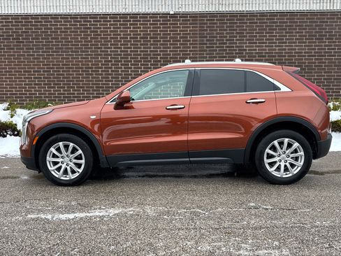 Used 2019 Cadillac XT4 Luxury w/ Cold Weather Package image 28
