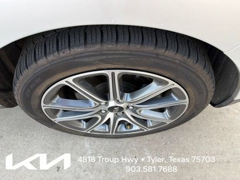 Used 2018 Kia Soul ! FWD image 14