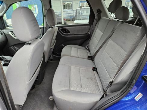 Used 2005 Ford Escape XLT image 12