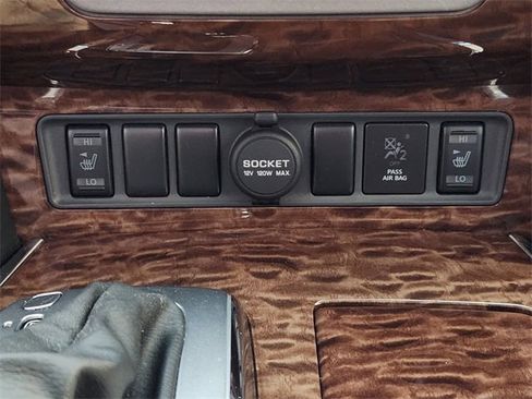 Used 2017 Nissan Armada SL w/ Interior Lighting Package image 19