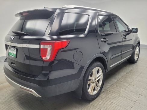 Used 2016 Ford Explorer XLT w/ Equipment Group 202A FWD image 9