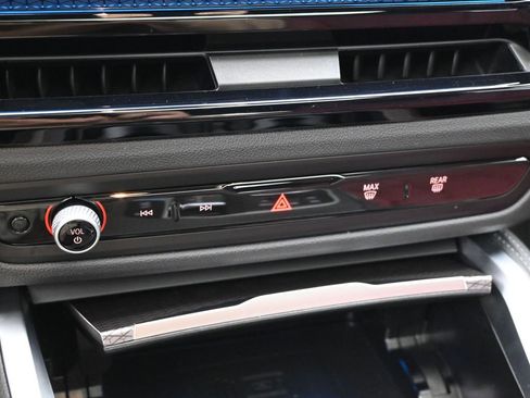 Used 2025 BMW i4 eDrive40 w/ M Sport Package image 16