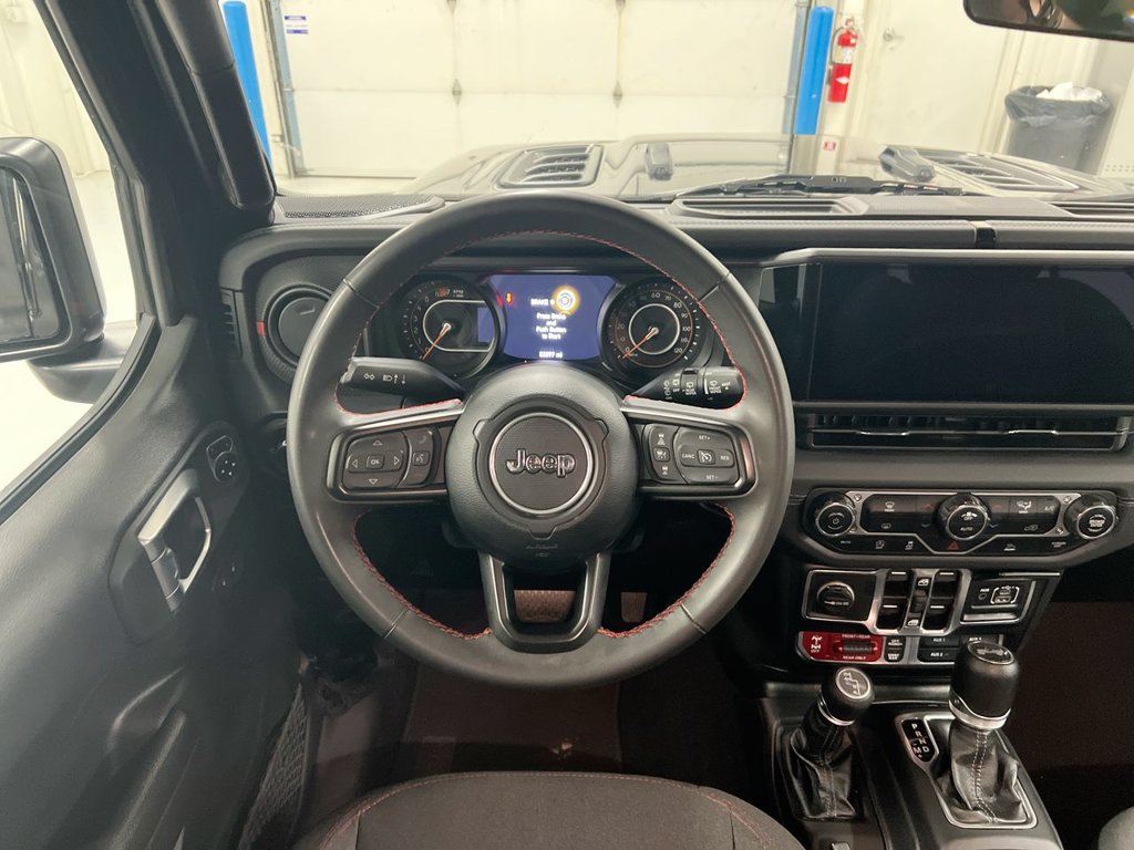 Used 2024 Jeep Wrangler Unlimited Rubicon AWD/4WD image 11