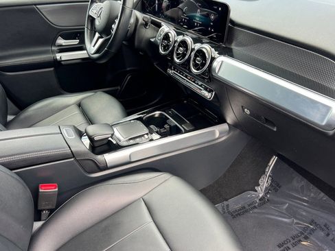 Used 2022 Mercedes-Benz GLB 250 image 19
