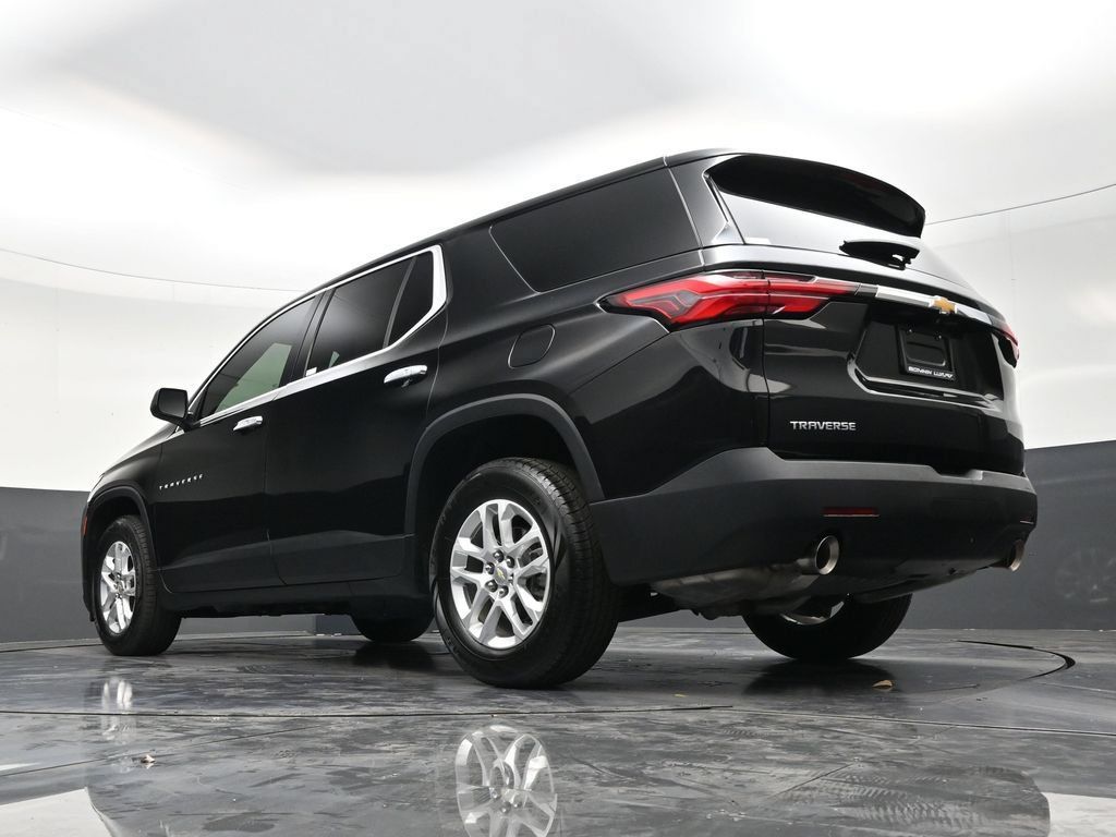 Used 2024 Chevrolet Traverse LS FWD image 19