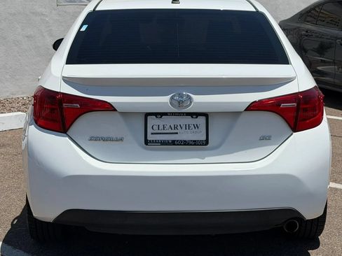 Used 2017 Toyota Corolla SE w/ SE Premium Package FWD image 3