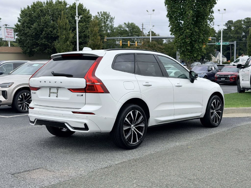 Used 2024 Volvo XC60 B5 Plus w/ Protection Package Premier AWD/4WD image 22