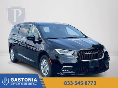 Certified 2024 Chrysler Pacifica Touring-L