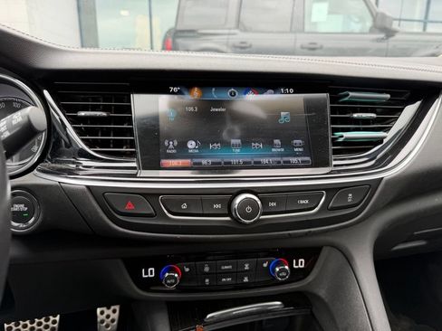 Used 2018 Buick Regal Essence w/ Driver Confidence Package #1 AWD/4WD image 6