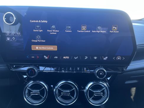 Used 2025 Chevrolet Blazer EV LT image 26