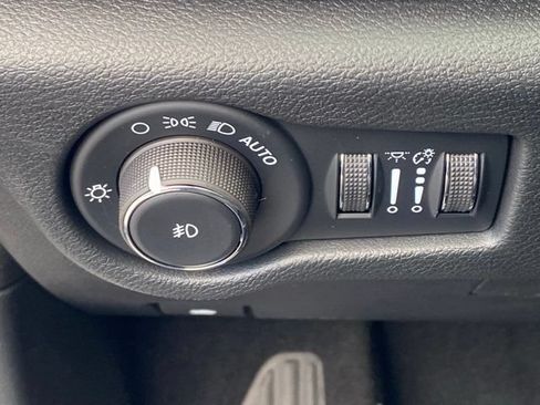 New 2026 Chrysler Pacifica Limited FWD image 28