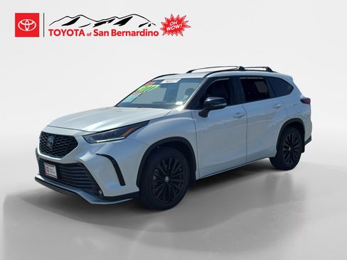 Certified 2024 Toyota Highlander XSE FWD image 1