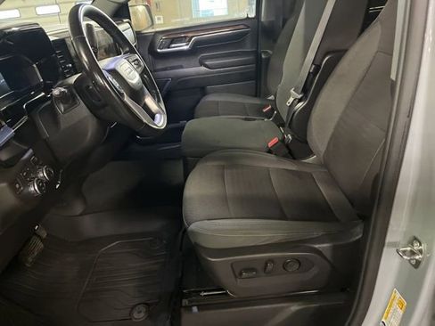 Used 2024 GMC Sierra 1500 SLE w/ Preferred Package image 9