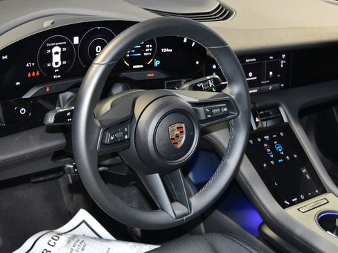 Used 2024 Porsche Taycan image 4