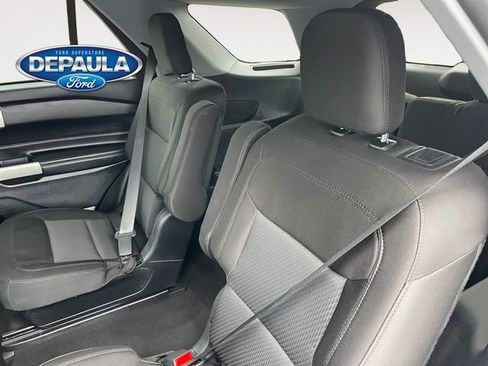 Used 2023 Ford Explorer XLT AWD/4WD image 17