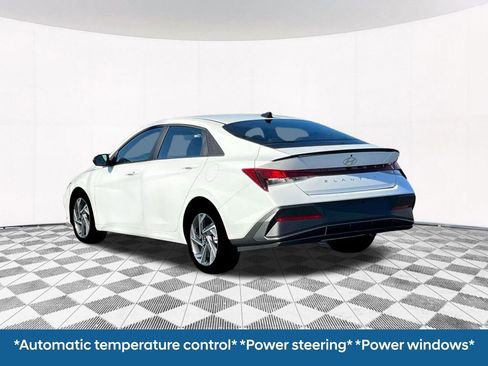 Certified 2025 Hyundai Elantra Sport FWD image 8
