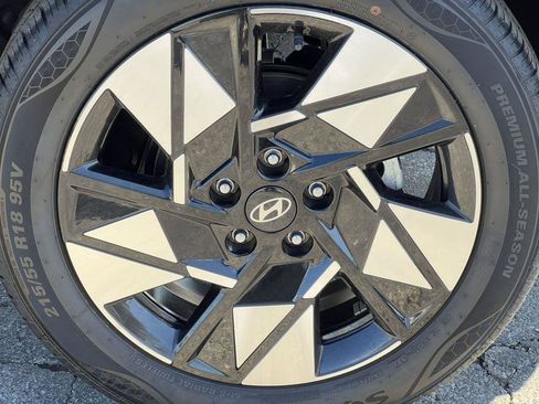 Used 2025 Hyundai Kona SEL AWD/4WD image 6