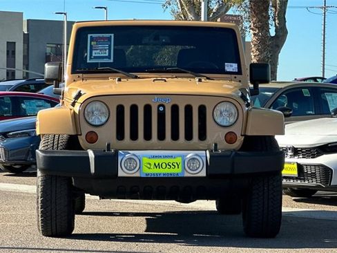 Used 2013 Jeep Wrangler Unlimited Sahara w/ Connectivity Group image 10