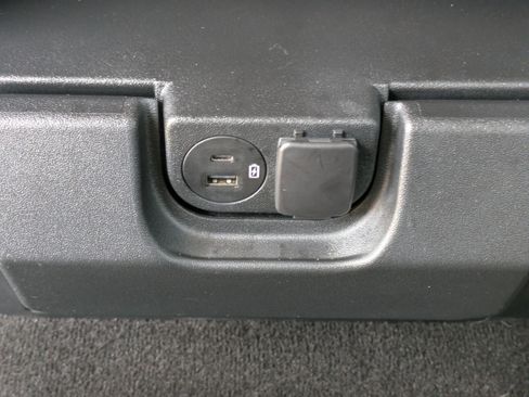 Used 2021 Ford F150 Lariat image 15