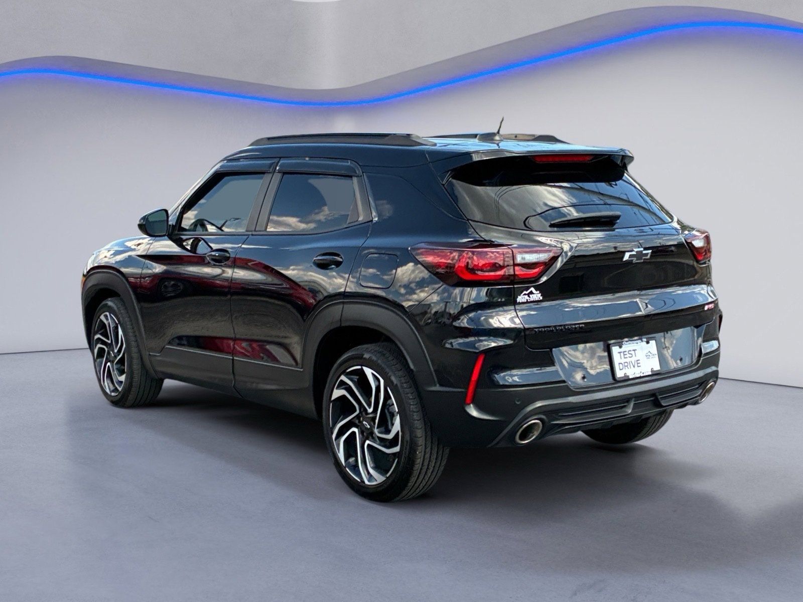 Used 2024 Chevrolet TrailBlazer RS w/ Driver Confidence Package FWD image 3