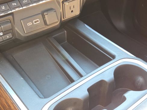 Used 2022 Chevrolet Silverado 3500 High Country image 24