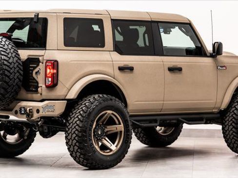 Used 2024 Ford Bronco Outer Banks w/ Sasquatch Package AWD/4WD image 9