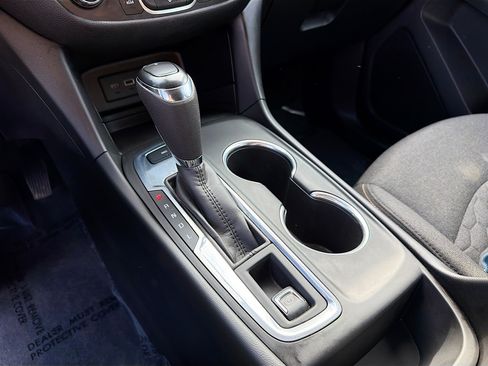 Used 2020 Chevrolet Equinox LT AWD/4WD image 11
