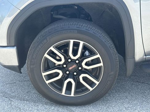 Used 2022 GMC Sierra 1500 AT4 w/ AT4 Preferred Package image 10