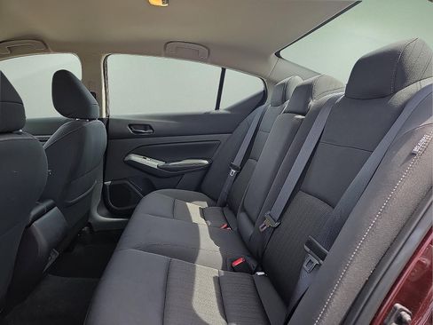 Used 2025 Nissan Altima 2.5 SV FWD image 10