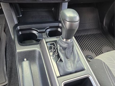 Used 2021 Toyota Tacoma TRD Off-Road AWD/4WD image 29