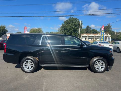 Used 2019 Chevrolet Suburban LT AWD/4WD image 8