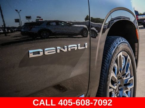 Used 2023 GMC Yukon Denali Ultimate AWD/4WD image 10