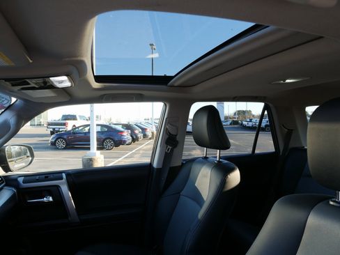 Used 2023 Toyota 4Runner SR5 Premium image 24