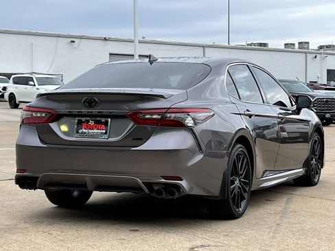 Used 2023 Toyota Camry XSE FWD image 4